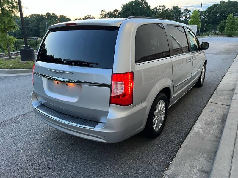 2012-chrysler-town-and-country-touring-ff4dr-mini-van