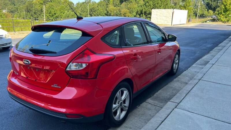 2014-ford-focus-se-4dr-ha111tchback