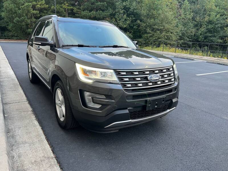 2017-ford-explorer-xlt-awd-4dr-suv